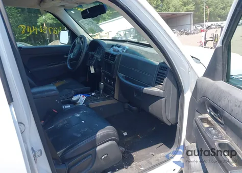 2011 Jeep Liberty Limited Edition from USA, damaged, VIN 1J4PN5GK9BW531812